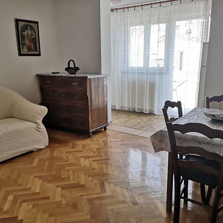 Apartments Nikola Krk Town Luaran gambar