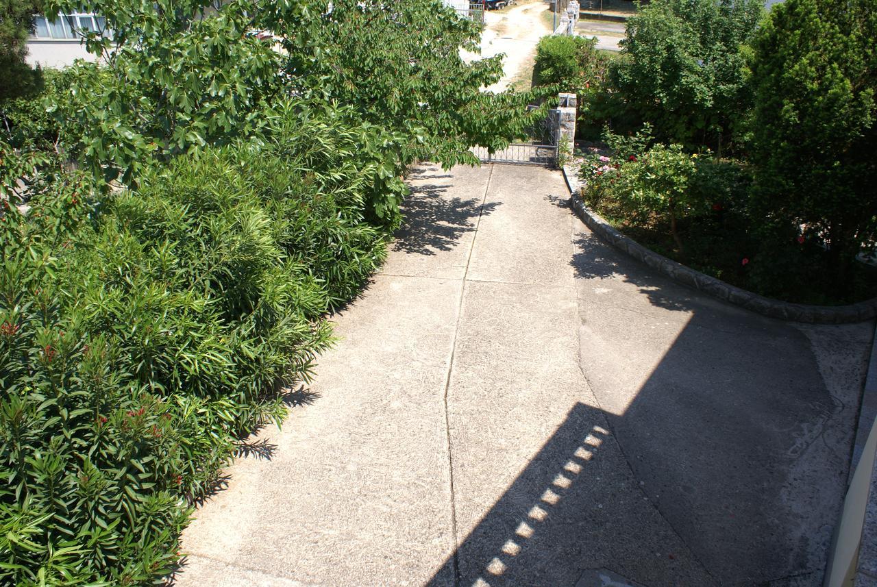 Apartments Nikola Krk Town Luaran gambar