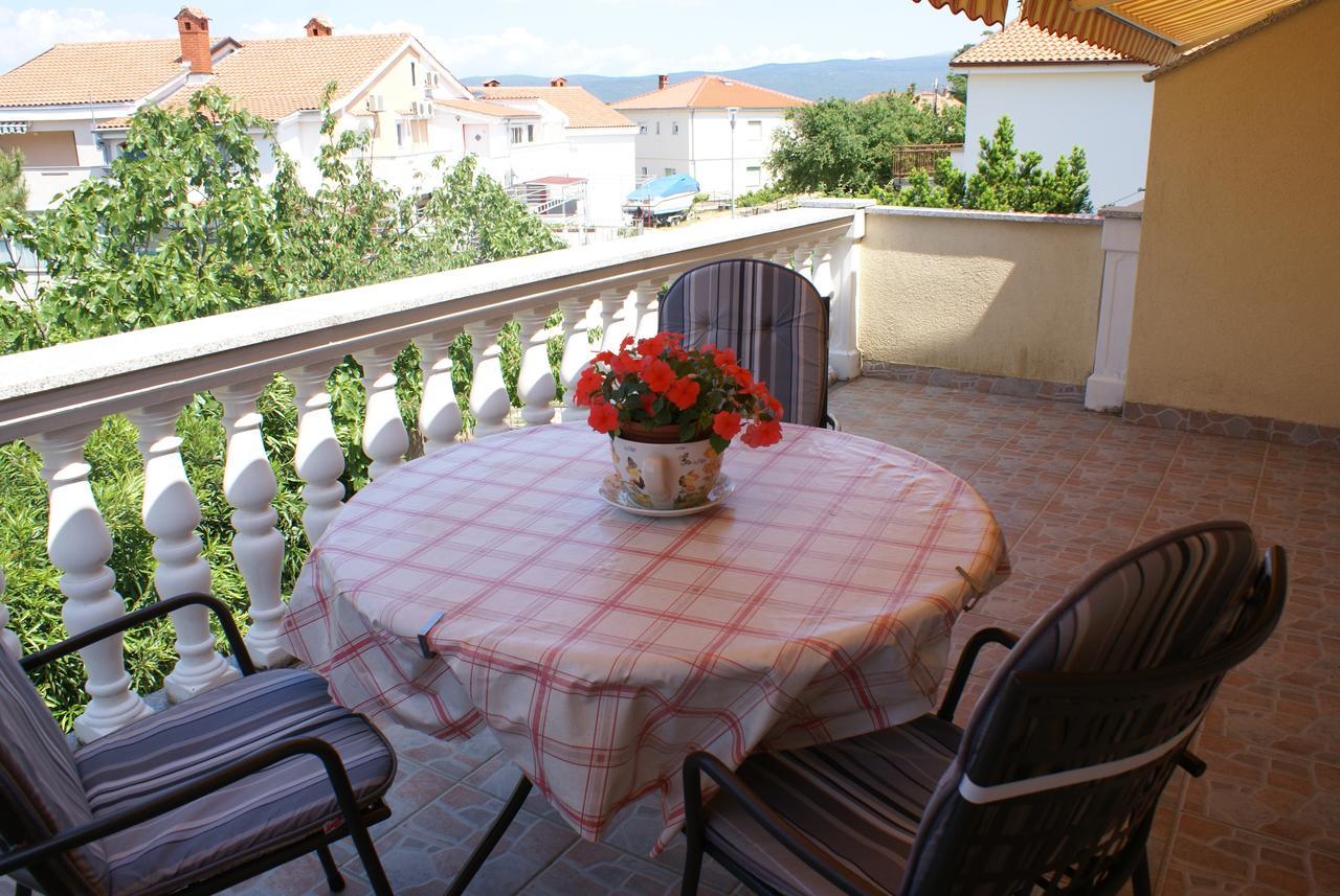 Apartments Nikola Krk Town Luaran gambar