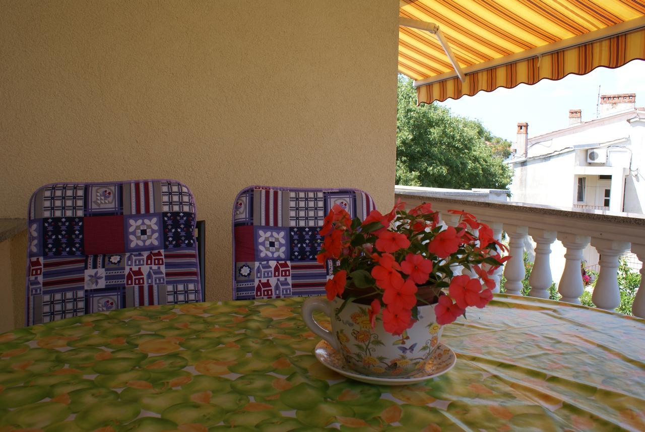 Apartments Nikola Krk Town Luaran gambar
