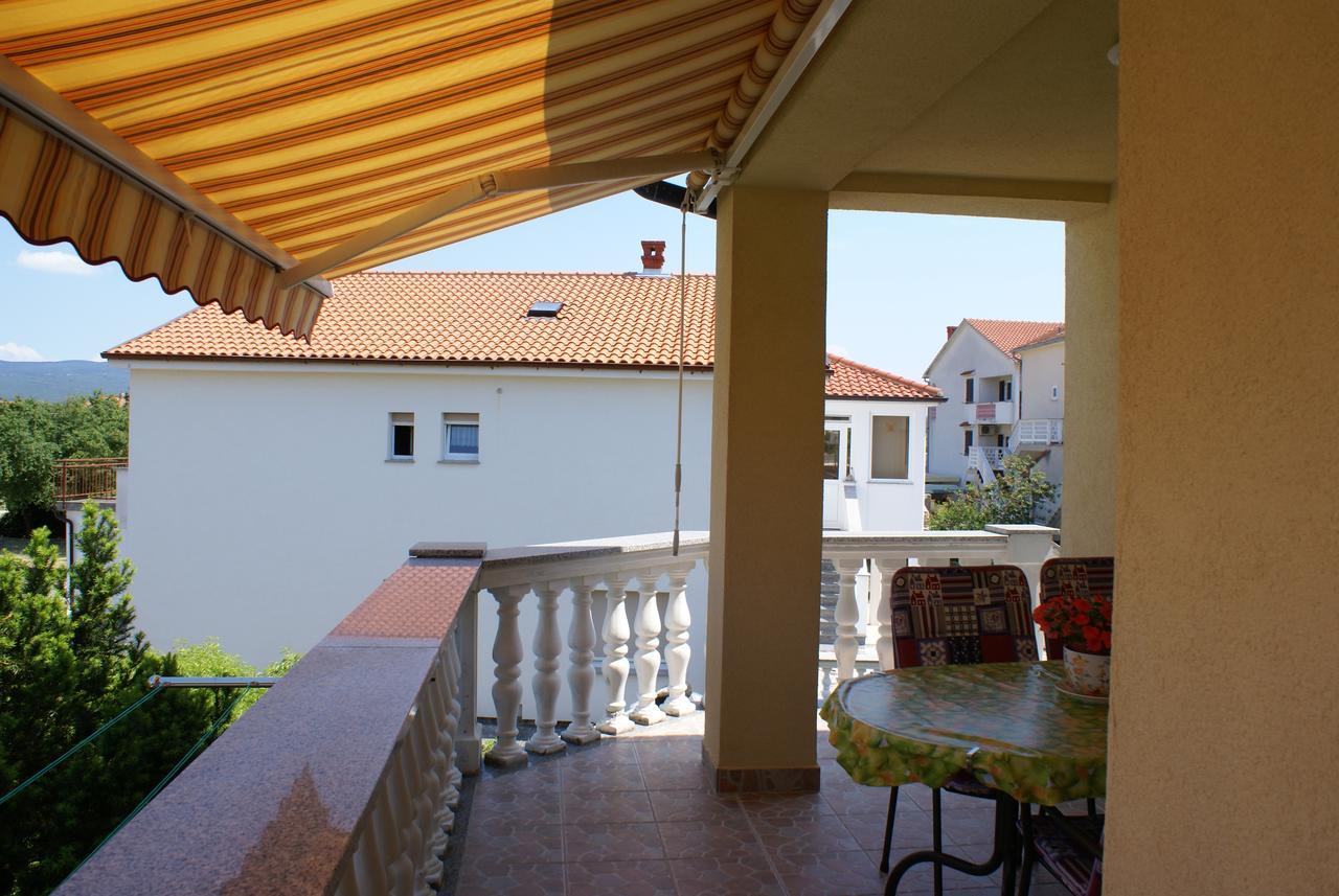 Apartments Nikola Krk Town Luaran gambar