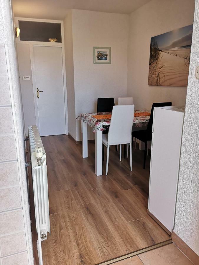 Apartments Nikola Krk Town Luaran gambar