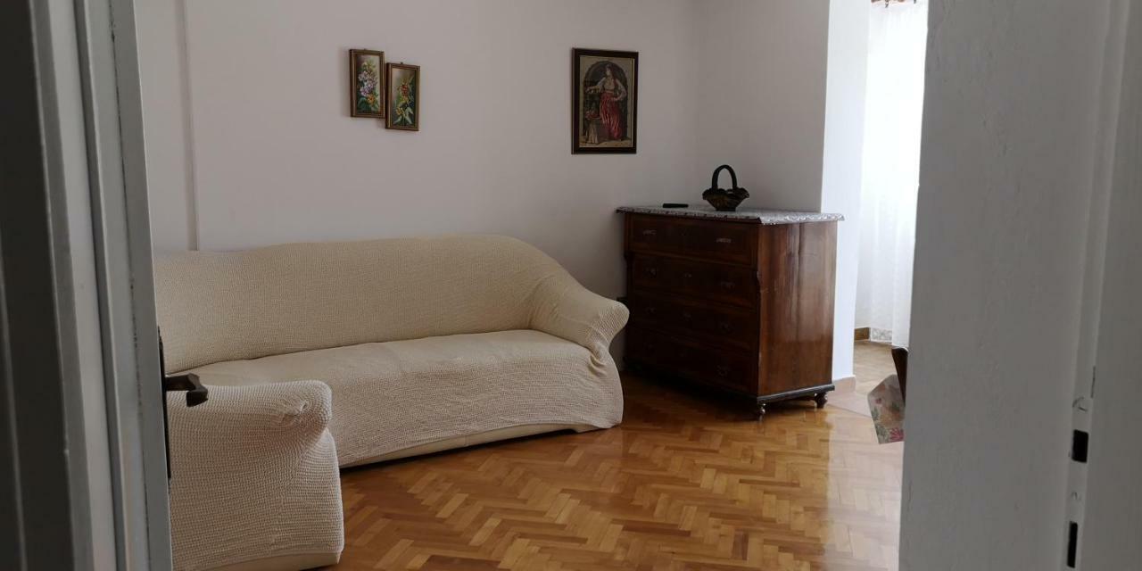 Apartments Nikola Krk Town Luaran gambar