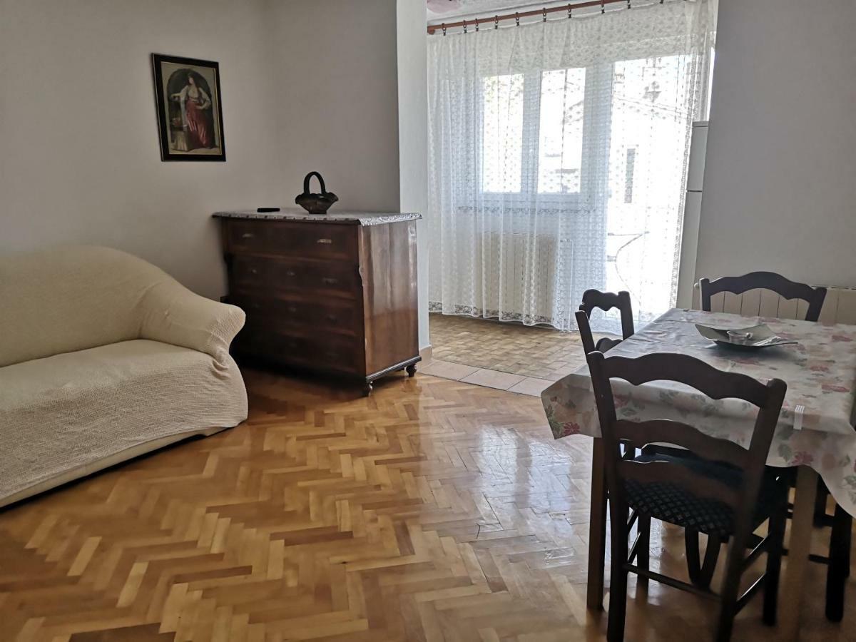 Apartments Nikola Krk Town Luaran gambar